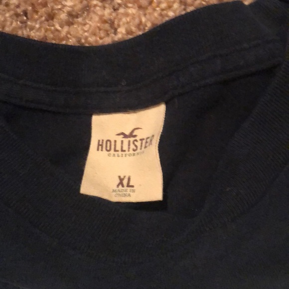 Black Hollister t shirt - Picture 3 of 4